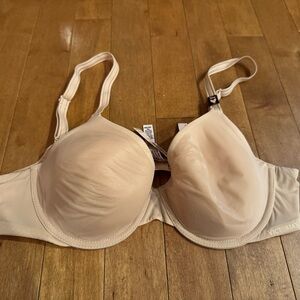 Victoria's Secret Cream Underwire Bra